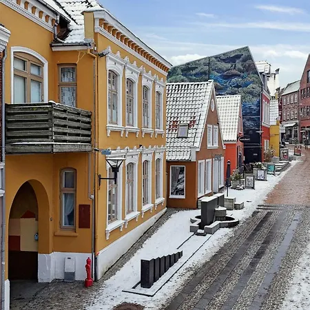 Apartament Authentic In Heart Of